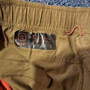 Lightweight mens pants